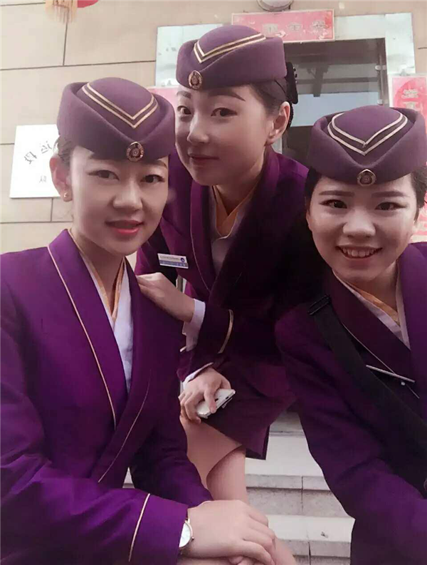 高铁(餐吧）乘务员招聘8